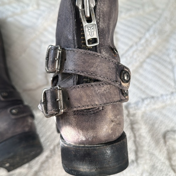 Women’s Vintage Leather FRYE Distressed Moto Boot - 8.5 - Picture 11 of 16